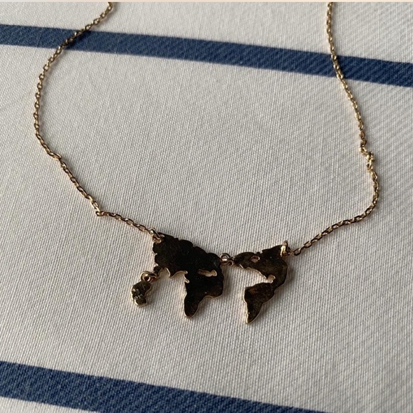 gold globe necklace - Picture 3 of 3